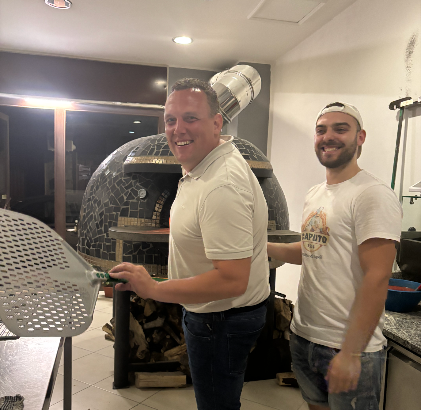 Gezellige pizzaavond bij de houtoven