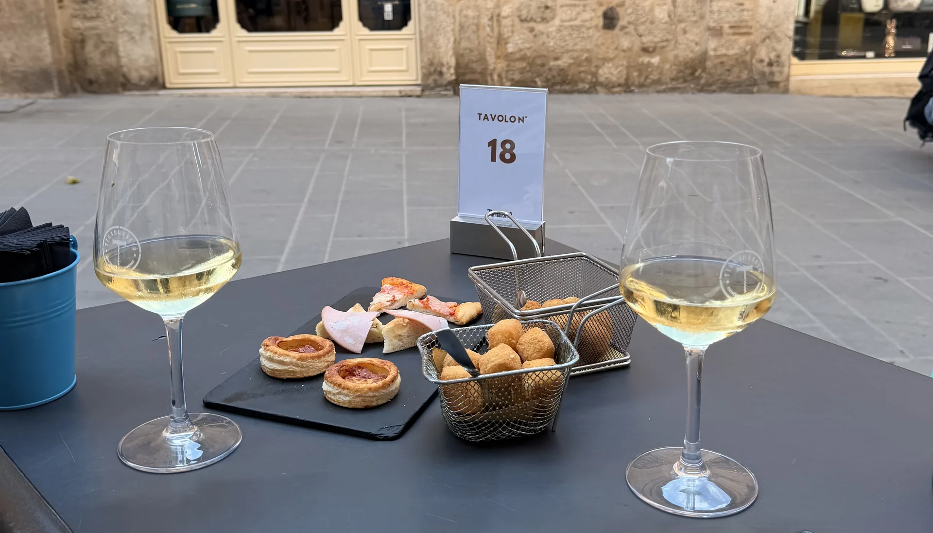 Aperitivo op een terras in Ascoli